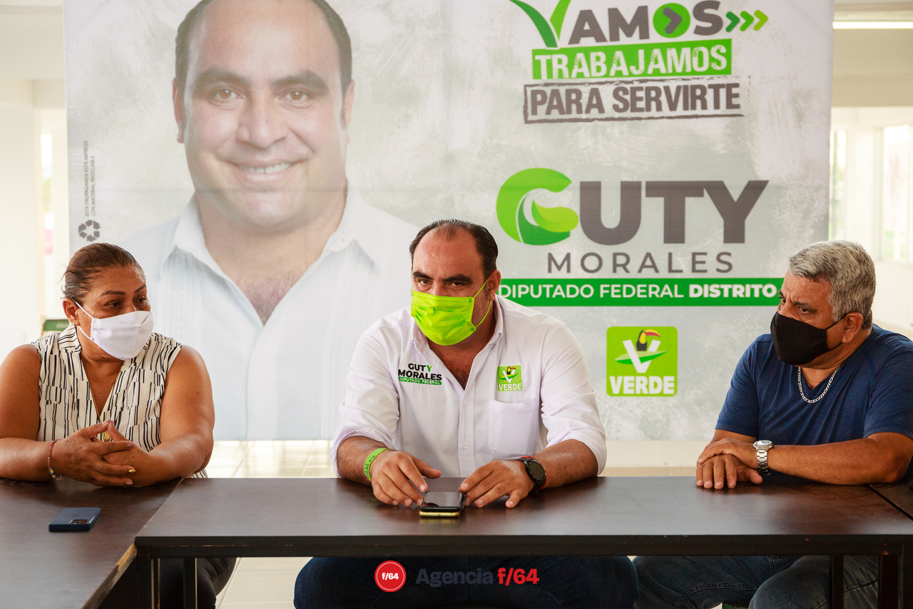Red de Desaparecidos Colima A.C. se reúnen con Guty Morales