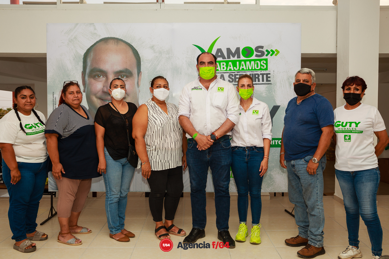 En la reunión los integrantes del colectivo platicaron en términos generales el trabajo que ellos realizan para quienes son parte del colectivo pero también para las personas que se acercan buscando ayuda.