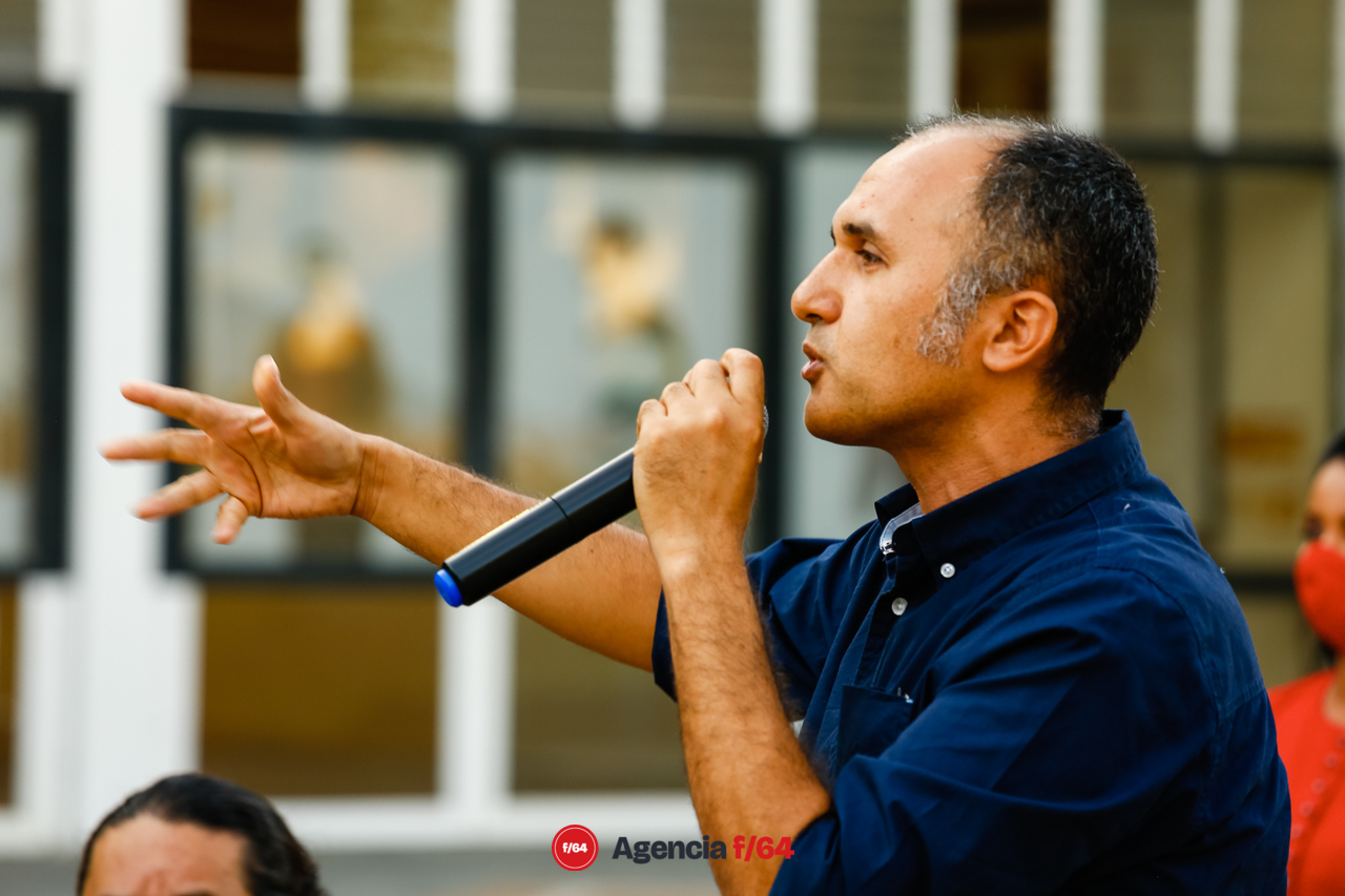 Mely Romero, candidata a la gubernatura del Estado de Colima, se reunió con artistas y artesanos del Estado para escuchar de los problemas que enfrenta la comunidad artística en el Estado y presentarles su propuesta en caso de lograr la gubernatura este próximo mes de junio.