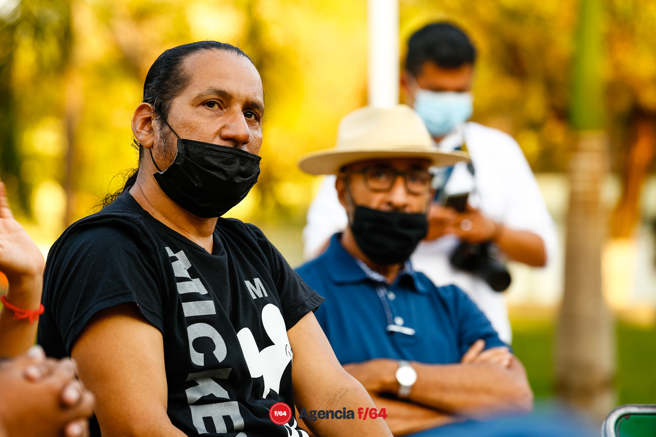 Mely Romero, candidata a la gubernatura del Estado de Colima, se reunió con artistas y artesanos del Estado para escuchar de los problemas que enfrenta la comunidad artística en el Estado y presentarles su propuesta en caso de lograr la gubernatura este próximo mes de junio.