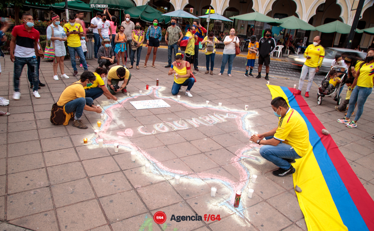 Encendiendo una luz de esperanza para sus compatriotas.