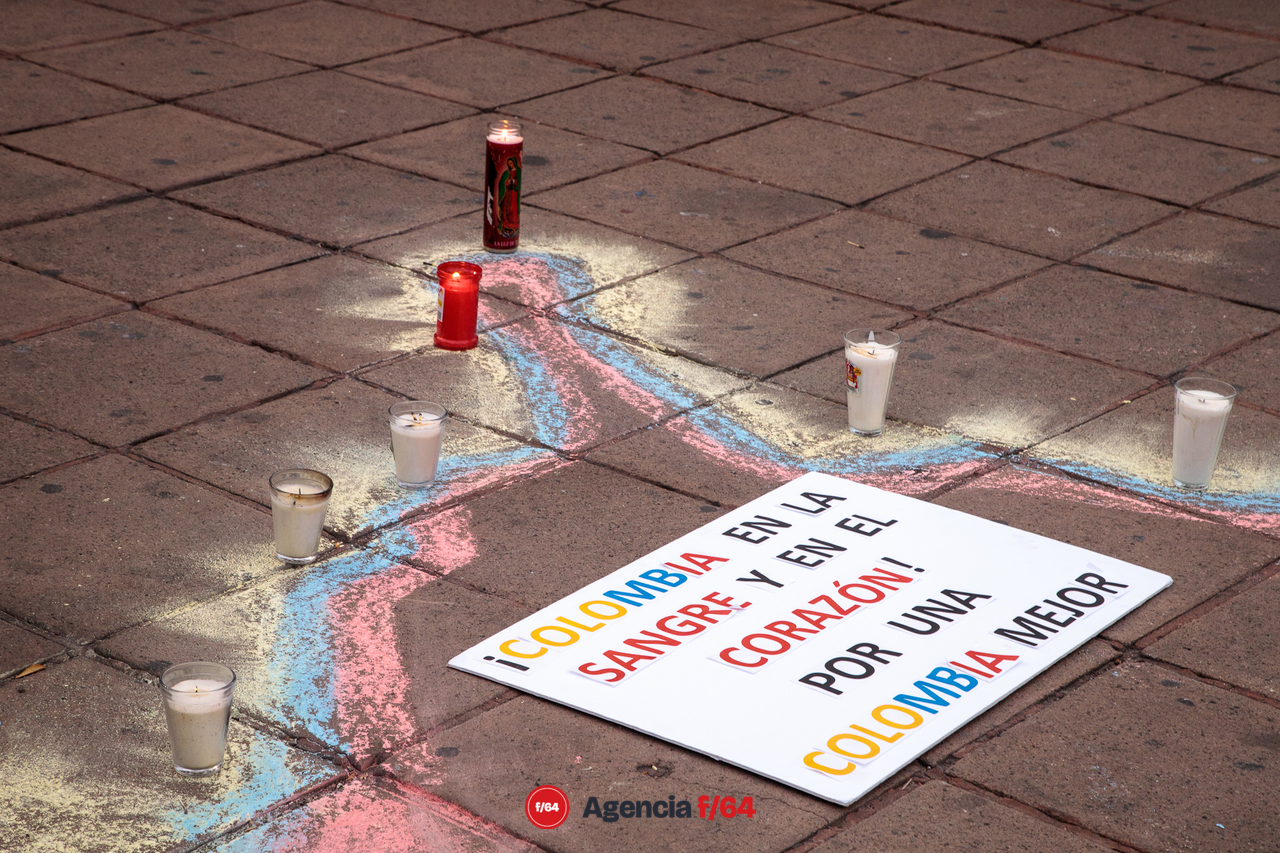 Manifestación pacífica de Colombianos.