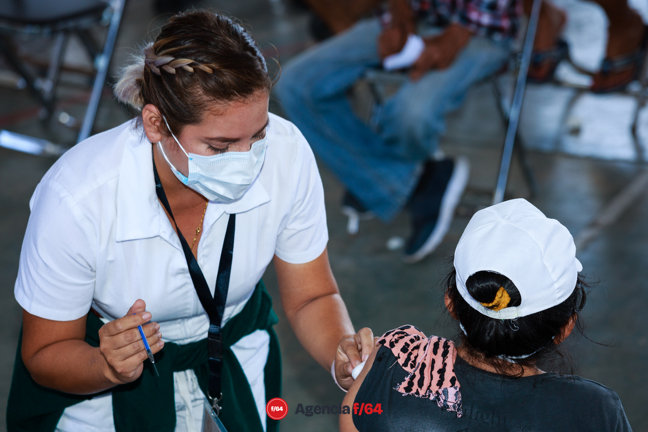 Enfermeras y enfermeros del sector Salud del Estado de Colima que han trabajado en la vacunación contra COVID-19.