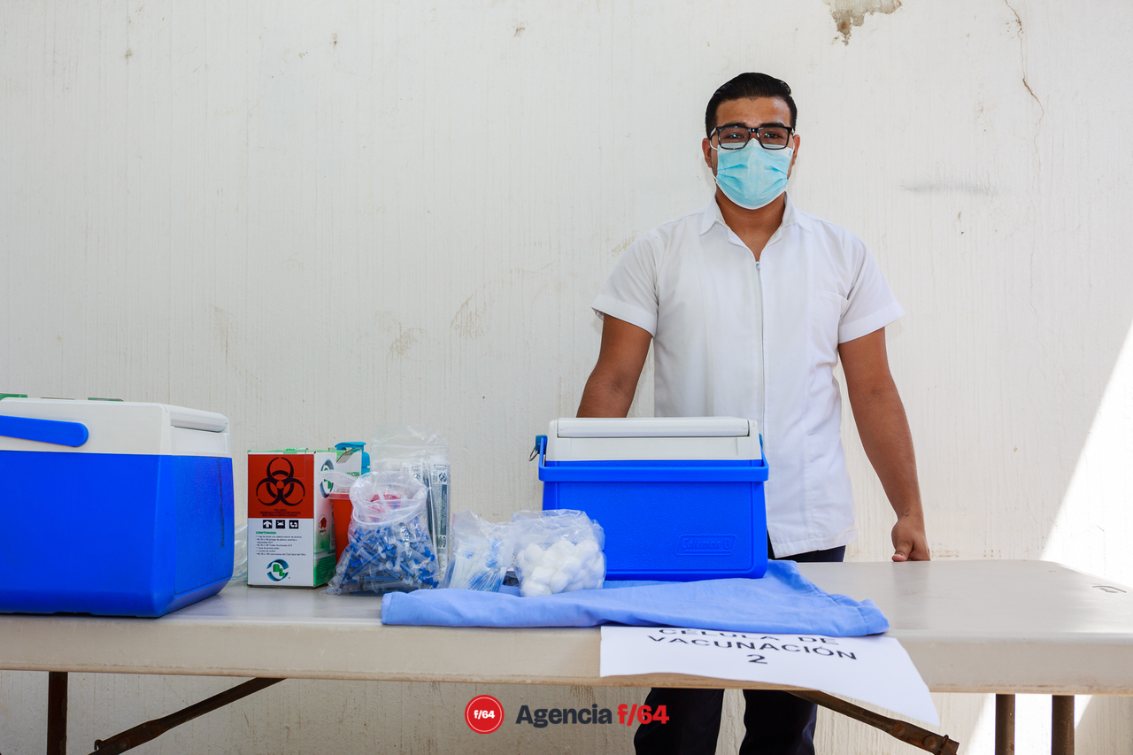 Enfermeras y enfermeros del sector Salud del Estado de Colima que han trabajado en la vacunación contra COVID-19.