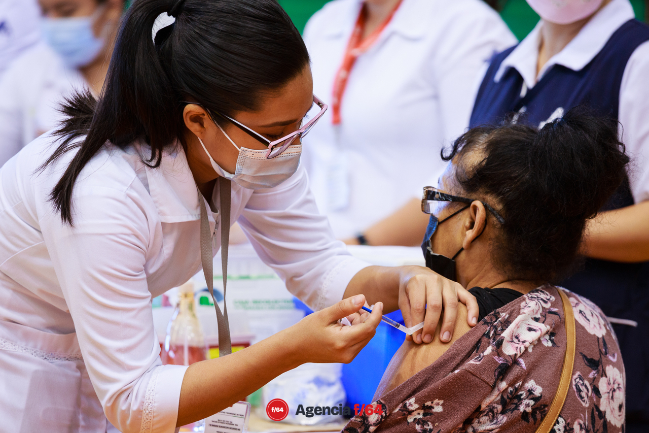 Enfermeras y enfermeros del sector Salud del Estado de Colima que han trabajado en la vacunación contra COVID-19.