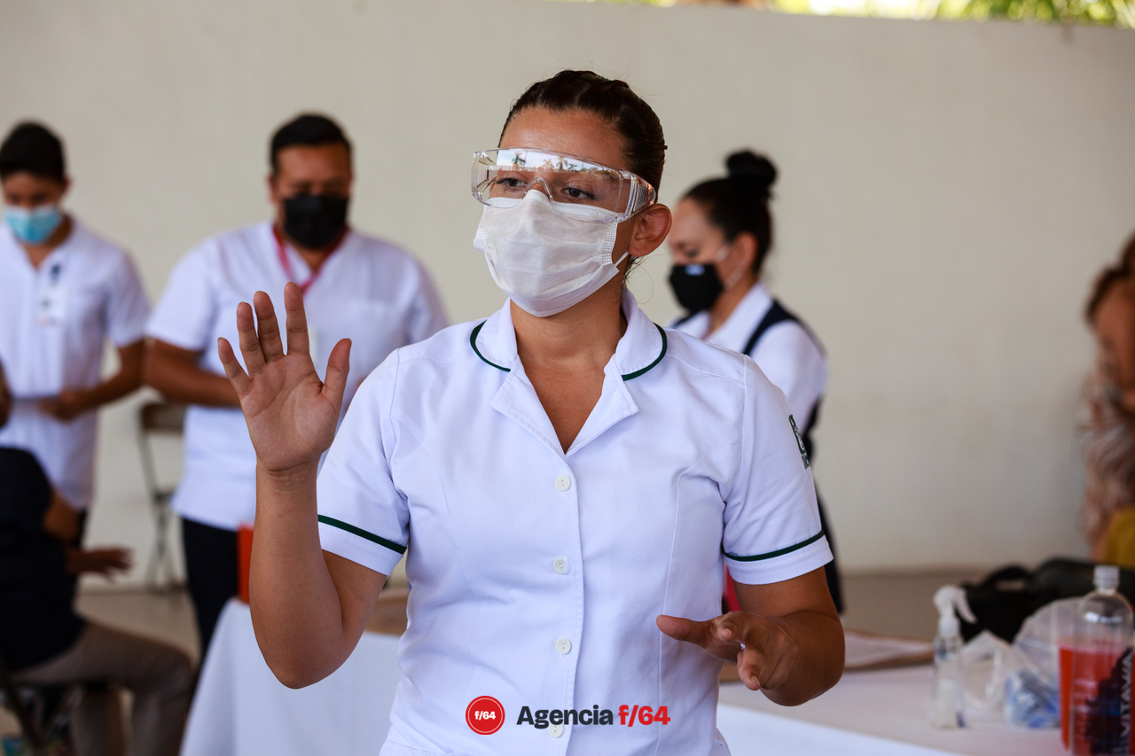 Enfermeras y enfermeros del sector Salud del Estado de Colima que han trabajado en la vacunación contra COVID-19.