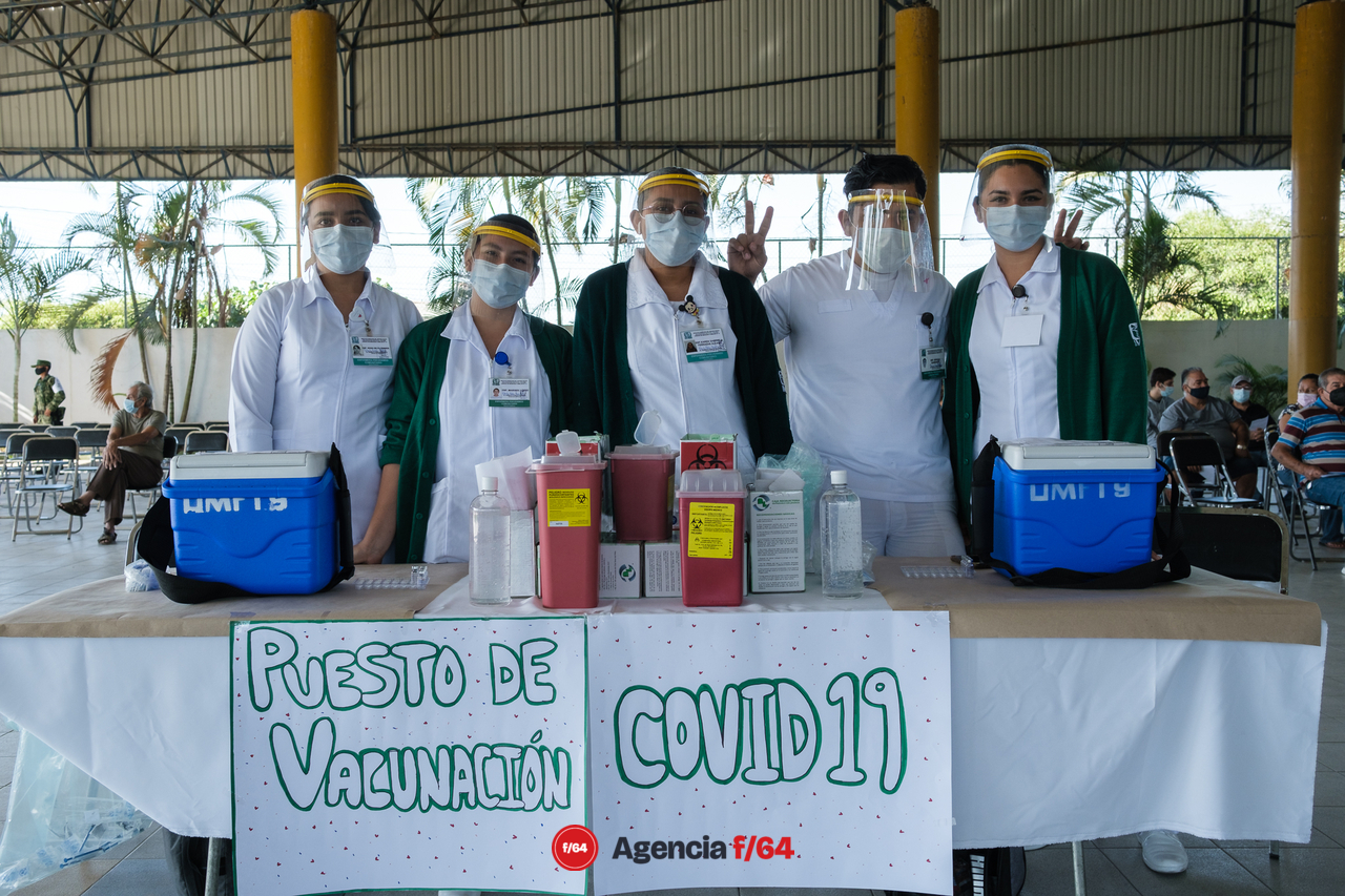 Enfermeras y enfermeros del sector Salud del Estado de Colima que han trabajado en la vacunación contra COVID-19.