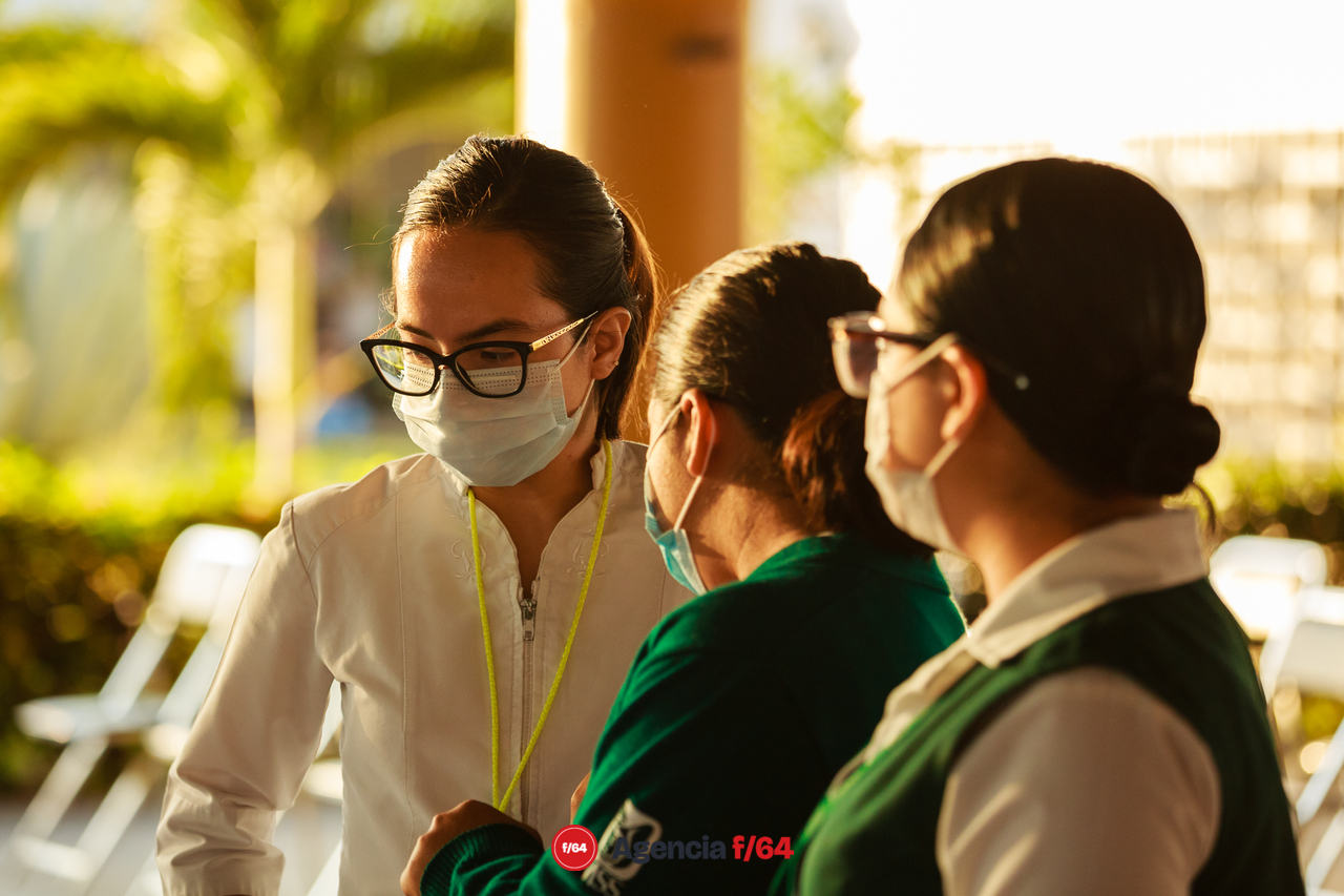 Enfermeras y enfermeros del sector Salud del Estado de Colima que han trabajado en la vacunación contra COVID-19.