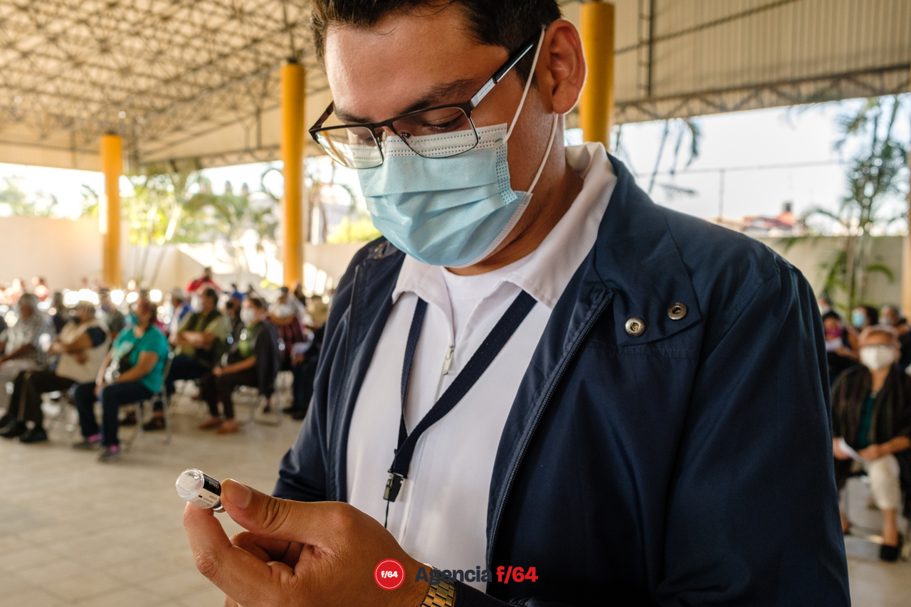 Enfermeras y enfermeros del sector Salud del Estado de Colima que han trabajado en la vacunación contra COVID-19.