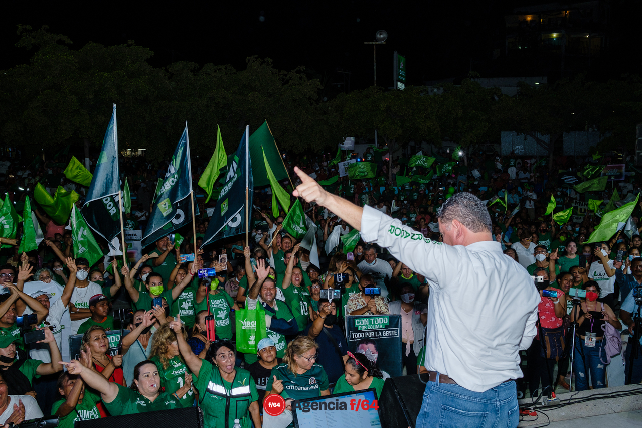 Cierra campaña Virgilio Mendoza en Manzanillo