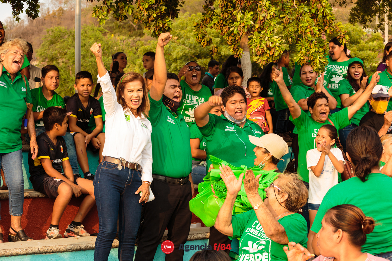 Lulú Tórres, candidata a diputada local por el distrito 13 de Manzanillo.