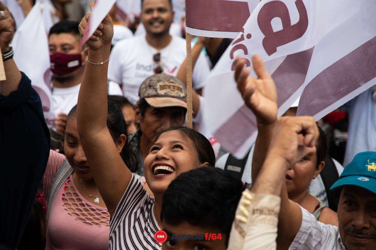 Simpatizantes de MORENA en Colima. 