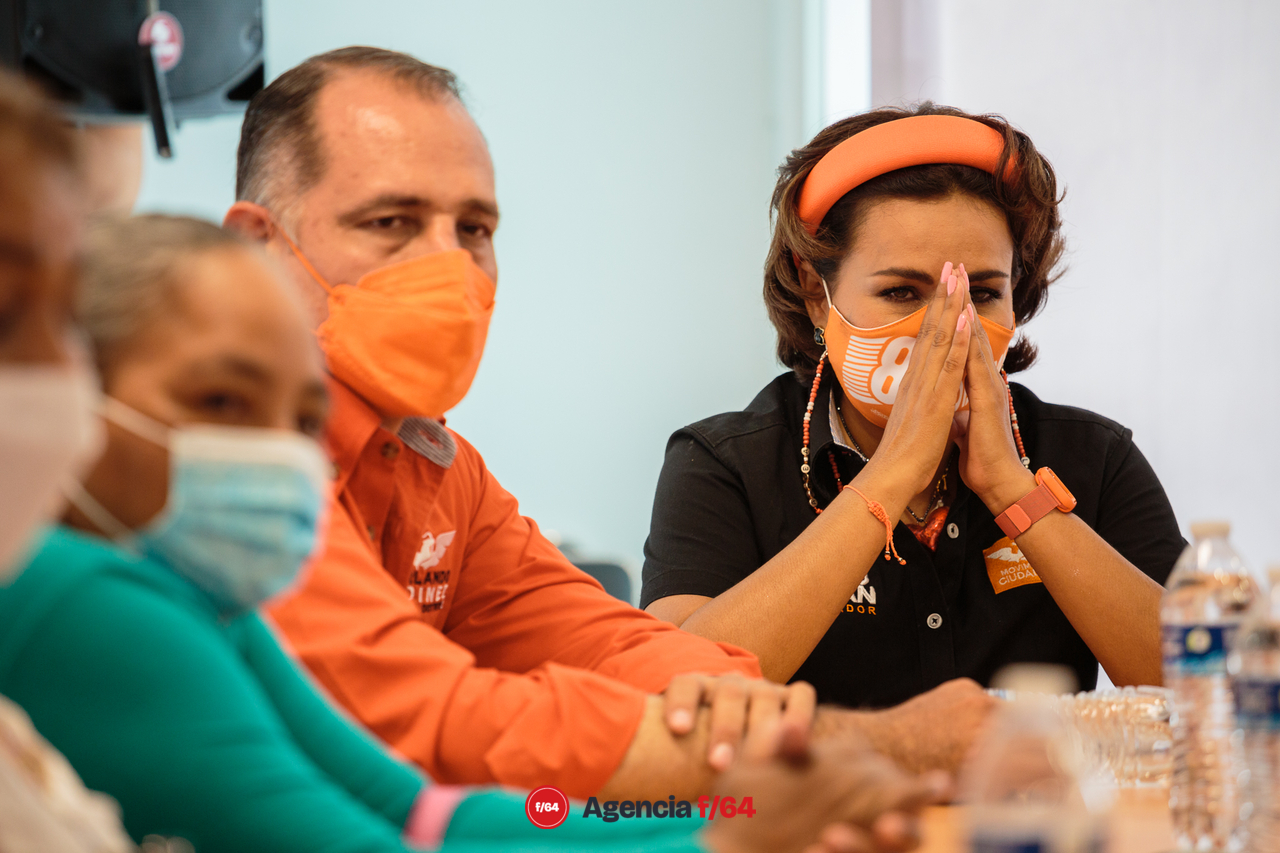 Red de Desaparecidos Colima AC se reunieron con el candidato de Movimiento Ciudadano para la gubernatura del Estado de Colima, Leoncio "Locho" Moran, el Senador Dante Delgado y más candidatos a posiciones federales y locales.