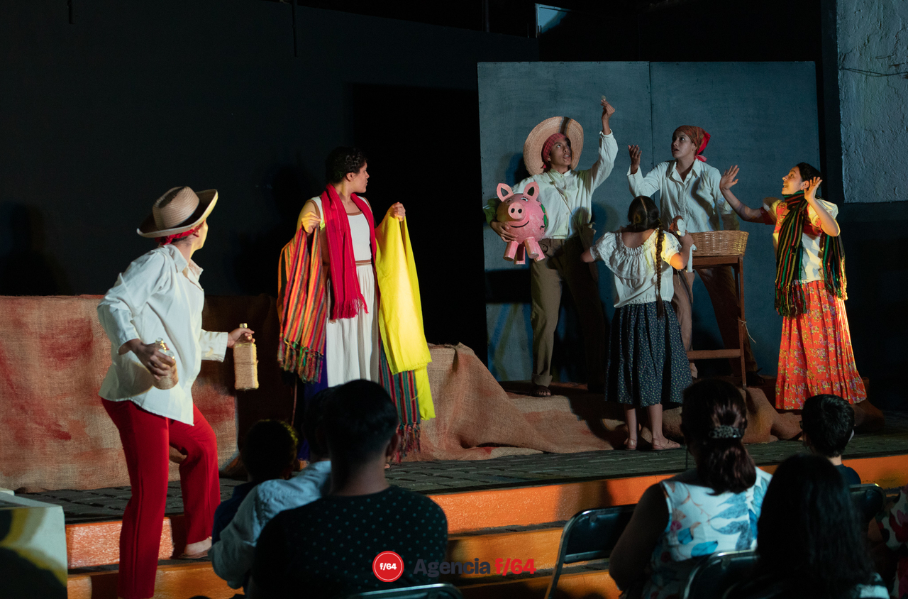 Compañía de Teatro Caracol.