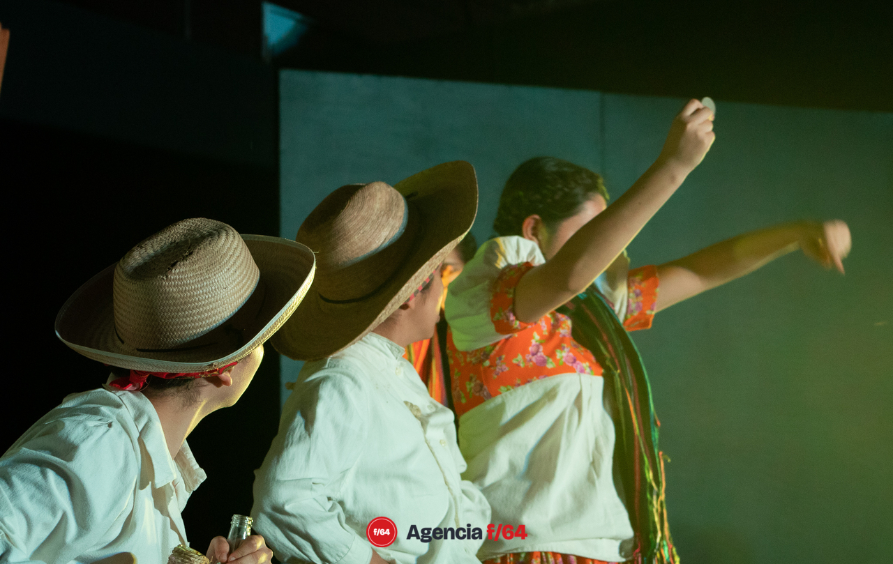 Compañía de Teatro Caracol.