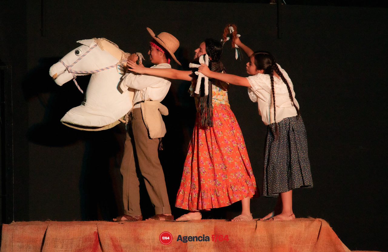 Compañía de Teatro Caracol.