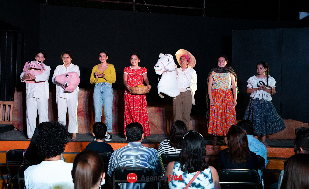 Compañía de Teatro Caracol.