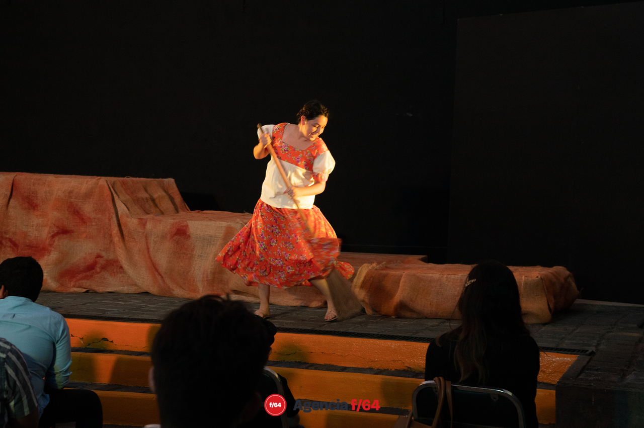 Compañía de Teatro Caracol.