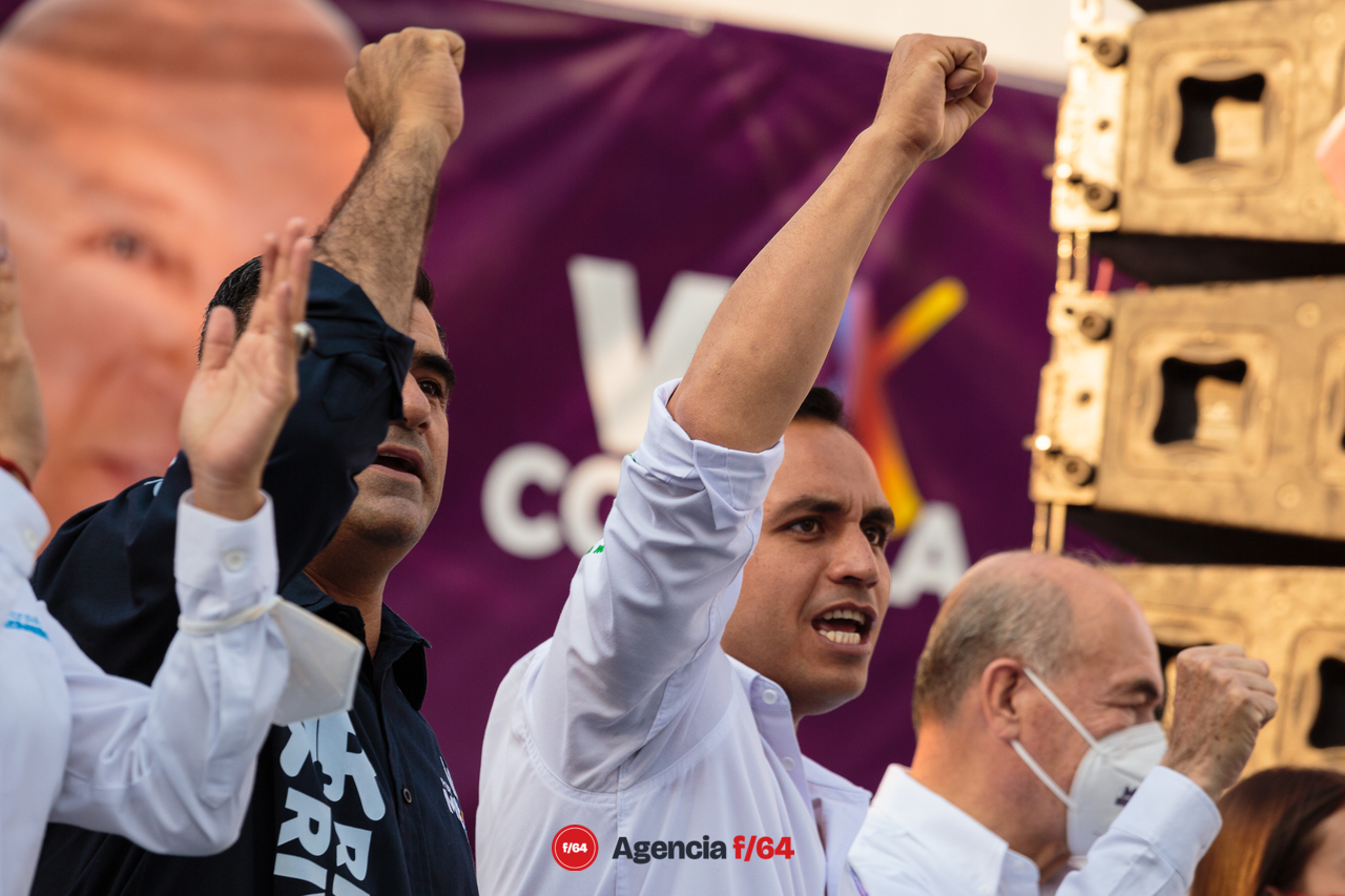 Mely Romero, candidata a la gubernatura del Estado de Colima por la coalición "Vá por Colima" realizó dos cierres de campaña. 