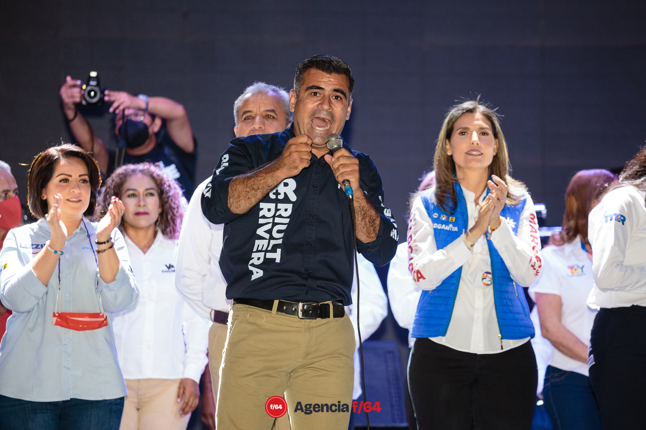 Mely Romero, candidata a la gubernatura del Estado de Colima por la coalición "Vá por Colima" realizó dos cierres de campaña. 
Riult Rivera, candidato a Diputado Federal por el Distrito 1.