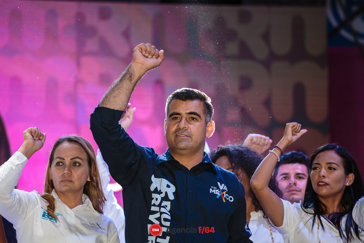 Mely Romero, candidata a la gubernatura del Estado de Colima por la coalición "Vá por Colima" realizó dos cierres de campaña. 
Riult Rivera, candidato a Diputado Federal por el Distrito 1.