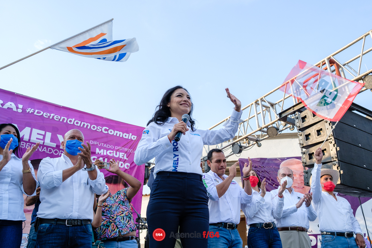 Mely Romero, candidata a la gubernatura del Estado de Colima por la coalición "Vá por Colima" realizó dos cierres de campaña. 
