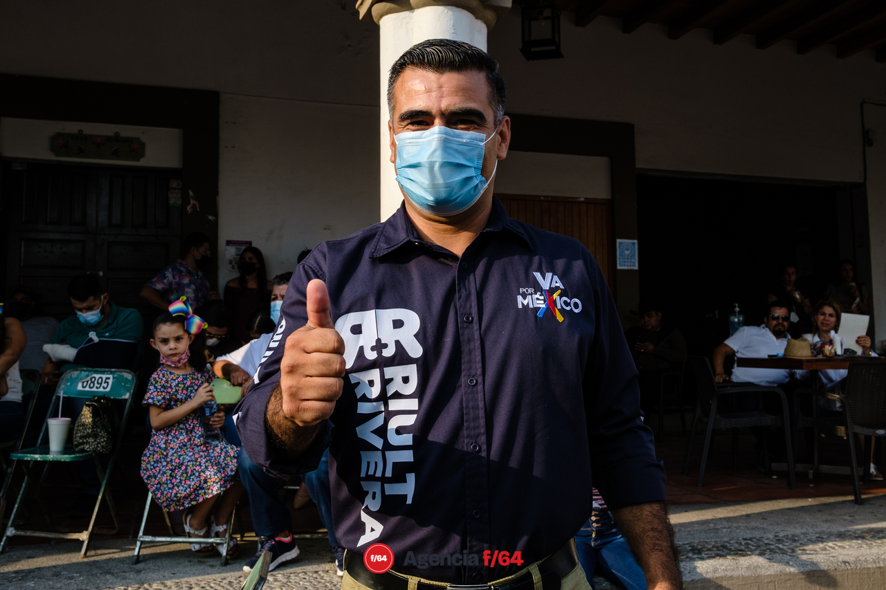Mely Romero, candidata a la gubernatura del Estado de Colima por la coalición "Vá por Colima" realizó dos cierres de campaña. 
Riult Rivera, candidato a Diputado Federal por el Distrito 1.