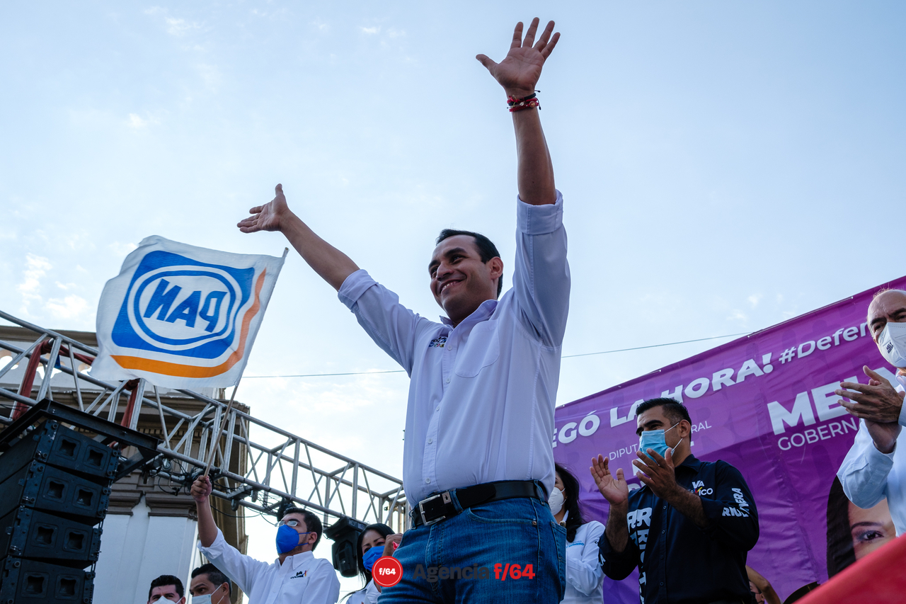 Mely Romero, candidata a la gubernatura del Estado de Colima por la coalición "Vá por Colima" realizó dos cierres de campaña. 