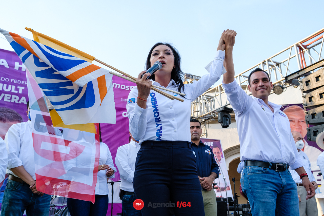 Mely Romero, candidata a la gubernatura del Estado de Colima por la coalición "Vá por Colima" realizó dos cierres de campaña. 