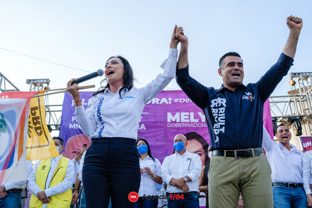 Mely Romero, candidata a la gubernatura del Estado de Colima por la coalición "Vá por Colima" realizó dos cierres de campaña. 