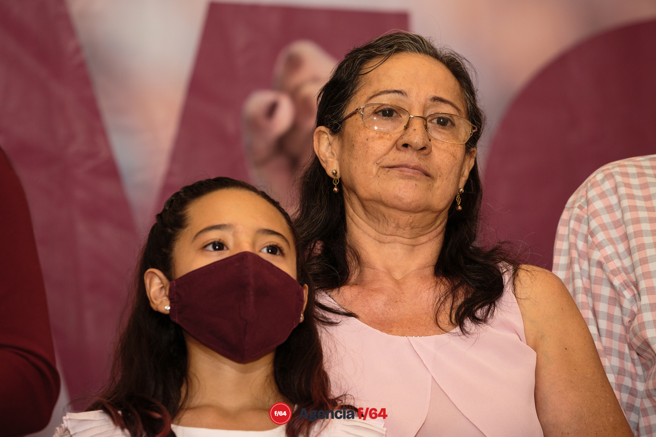 Madre e hija de Indira Vizcaíno.