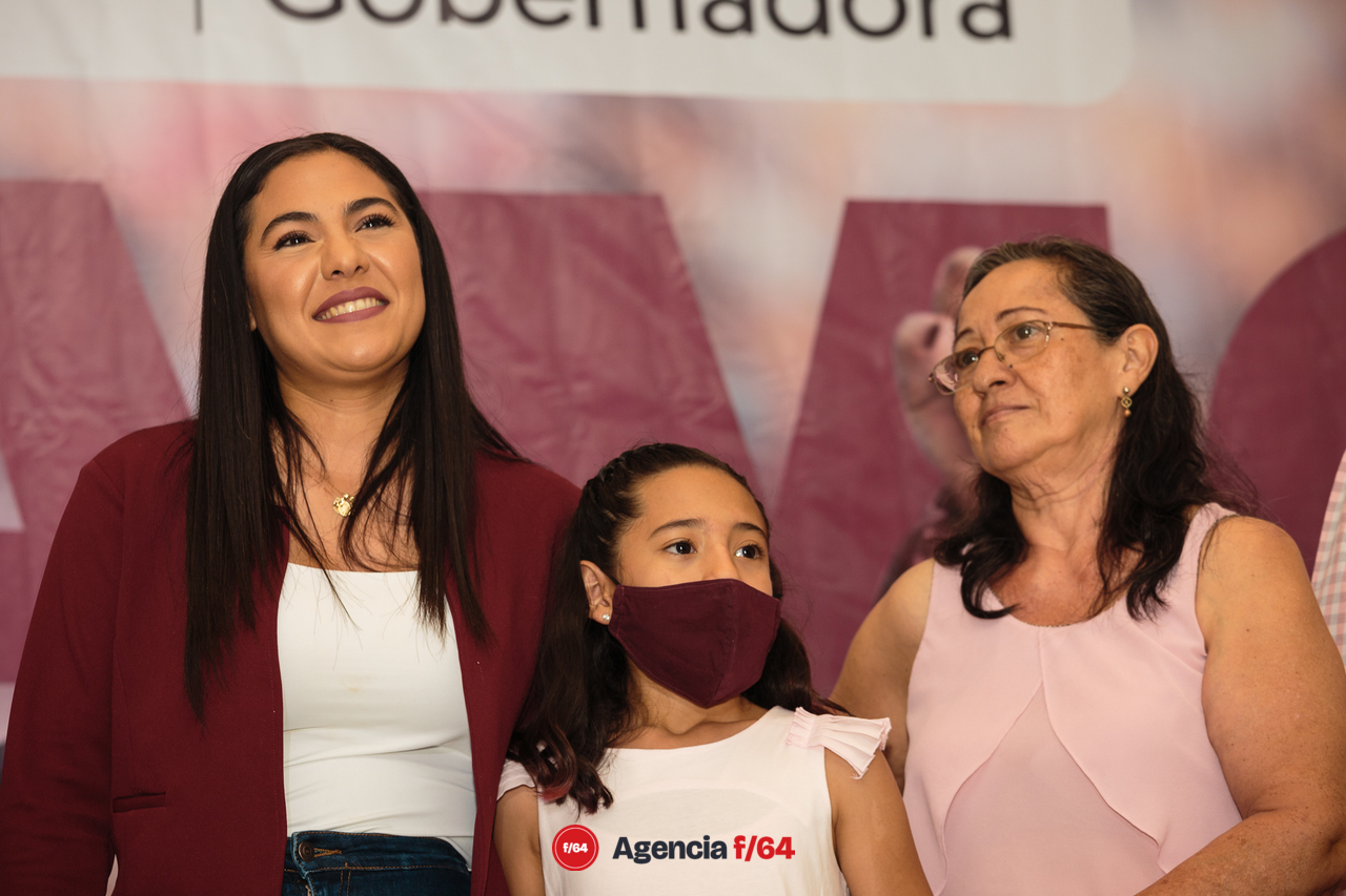 Indira Vizcaíno se perfila para ganar la elección a gobernadora con el 32.92% de los votos contra el 27.52% de la segunda posición. Por primera ocasión el Estado de Colima no será gobernado por el Partido Revolucionario Institucional.