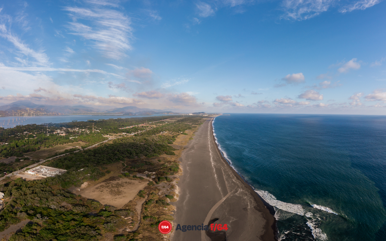 Playa de Campos en Manzanillo.