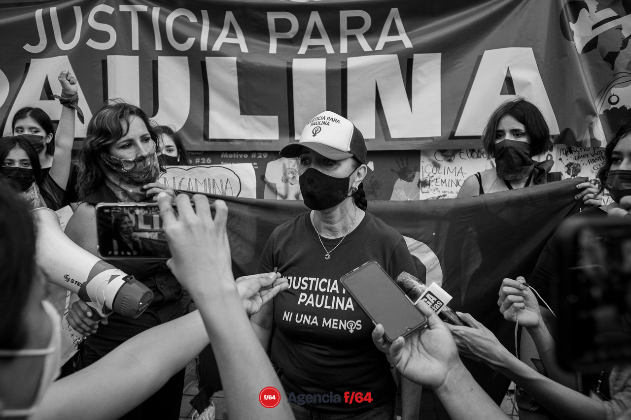 Marchan y se manifiestan en la capital del Estado de Colima por el feminicidio de la maestra Paulina Vadillo. 