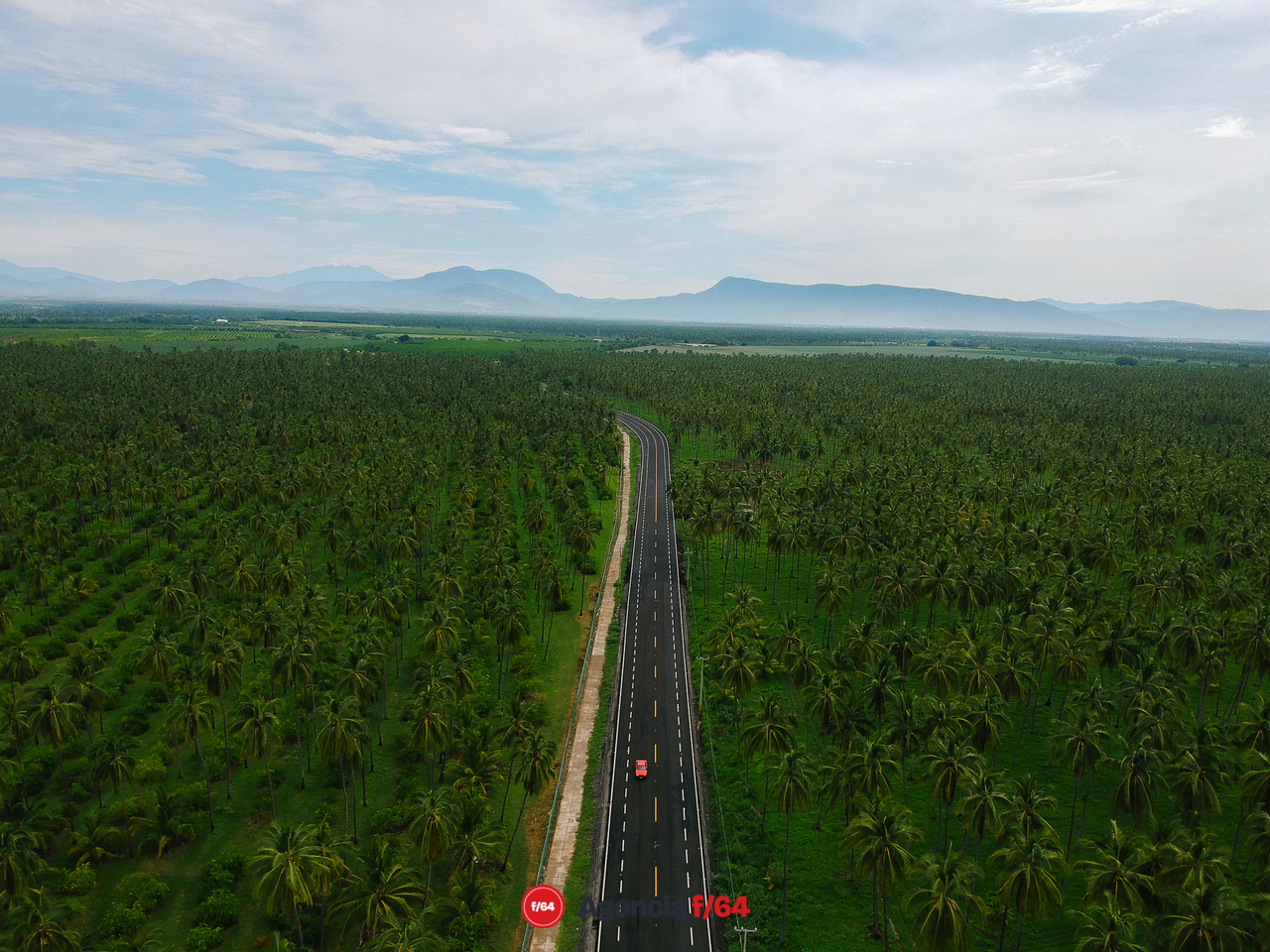 Carretera a Boca de Pascuales en Tecomán.

#LaDiaria