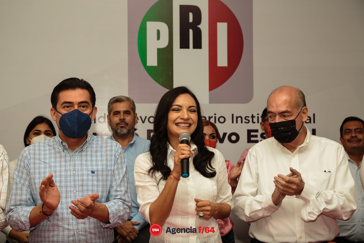 Mely Romero y el CEN del PRI, PAN y PRD dicen que las encuestas de salida aún no marcan preferencia y que pone Mely y la candidata de MORENA muy cercanas.