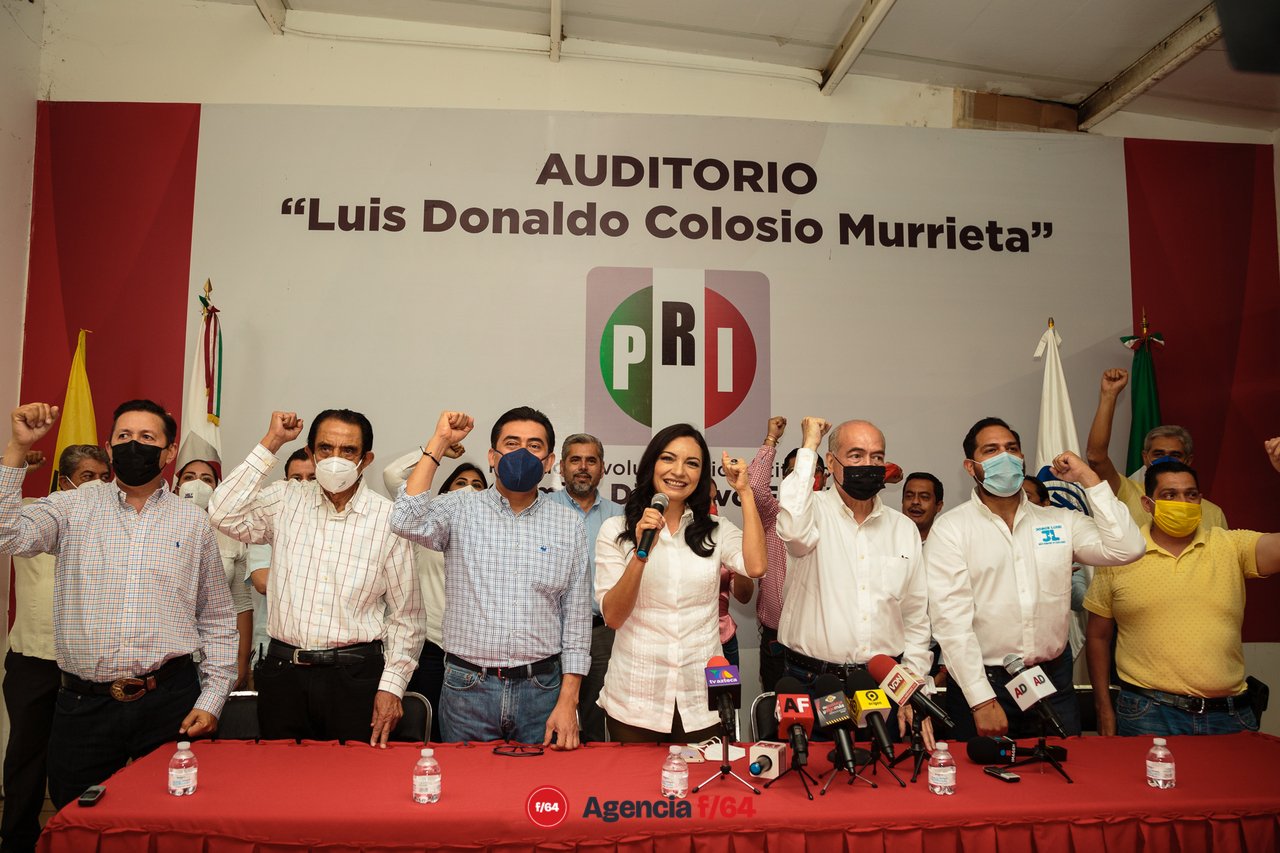 Mely Romero y el CEN del PRI, PAN y PRD dicen que las encuestas de salida aún no marcan preferencia y que pone Mely y la candidata de MORENA muy cercanas.