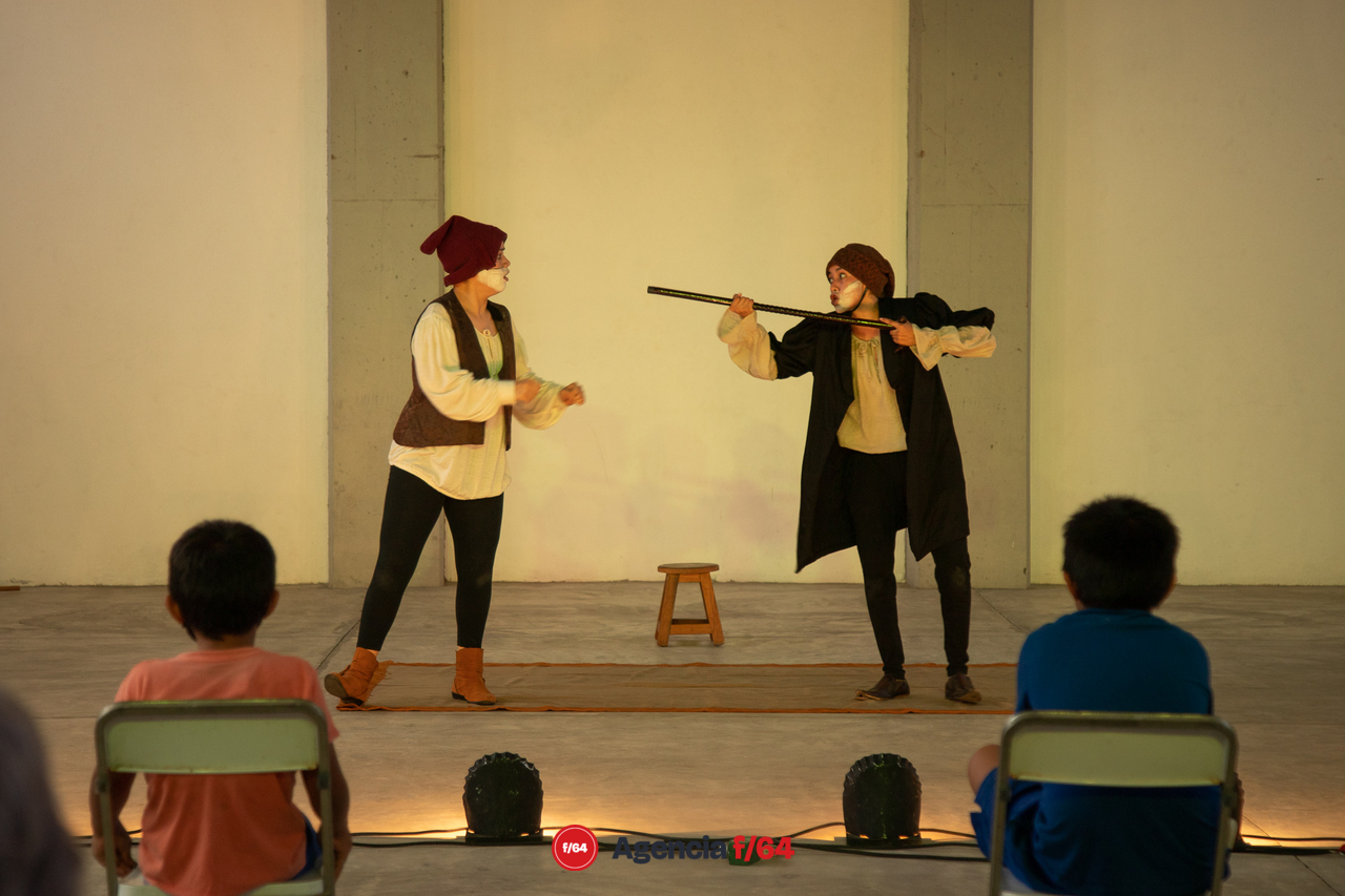 Compañía de Teatro Caracol.