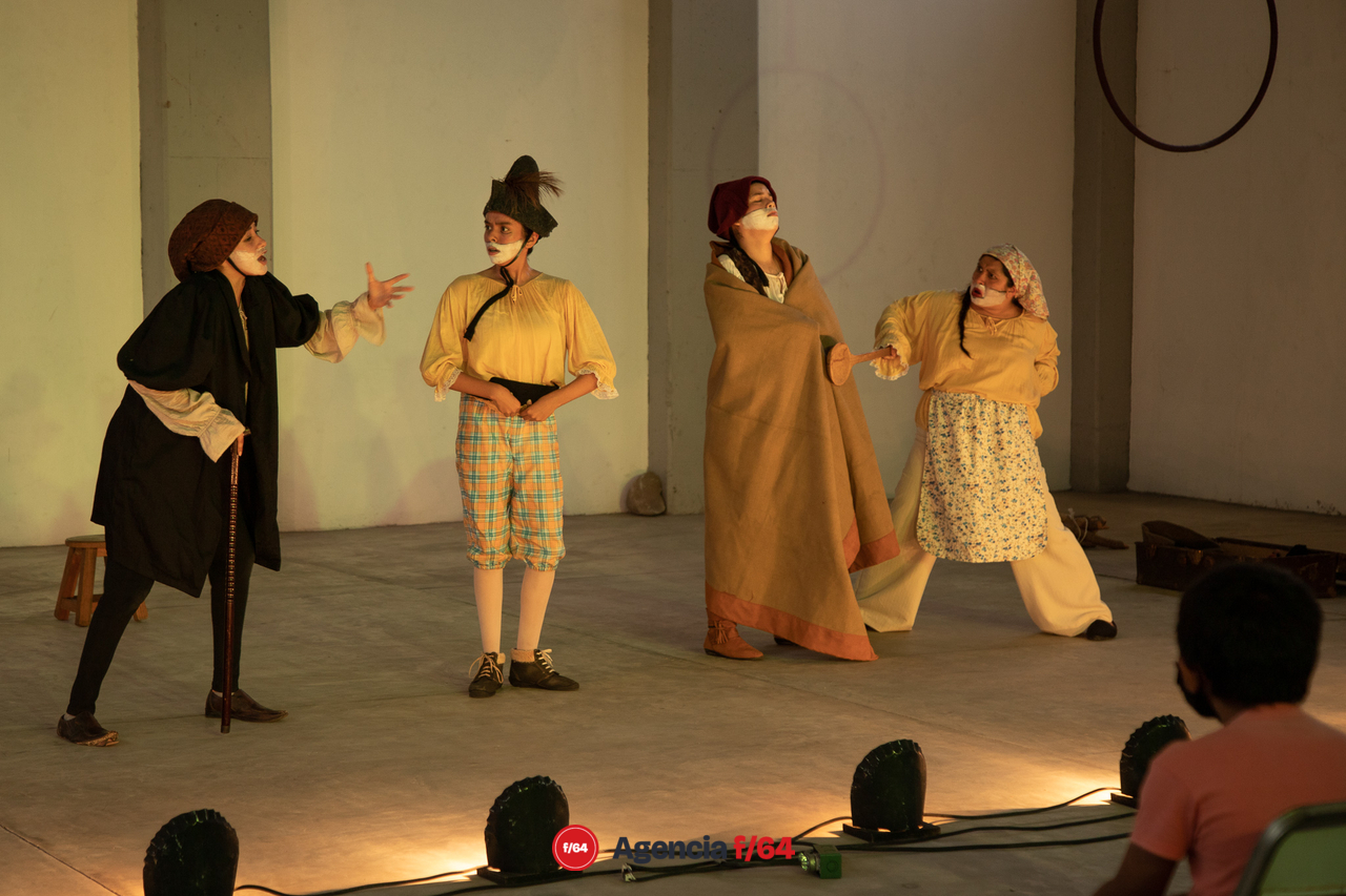 Compañía de Teatro Caracol.
