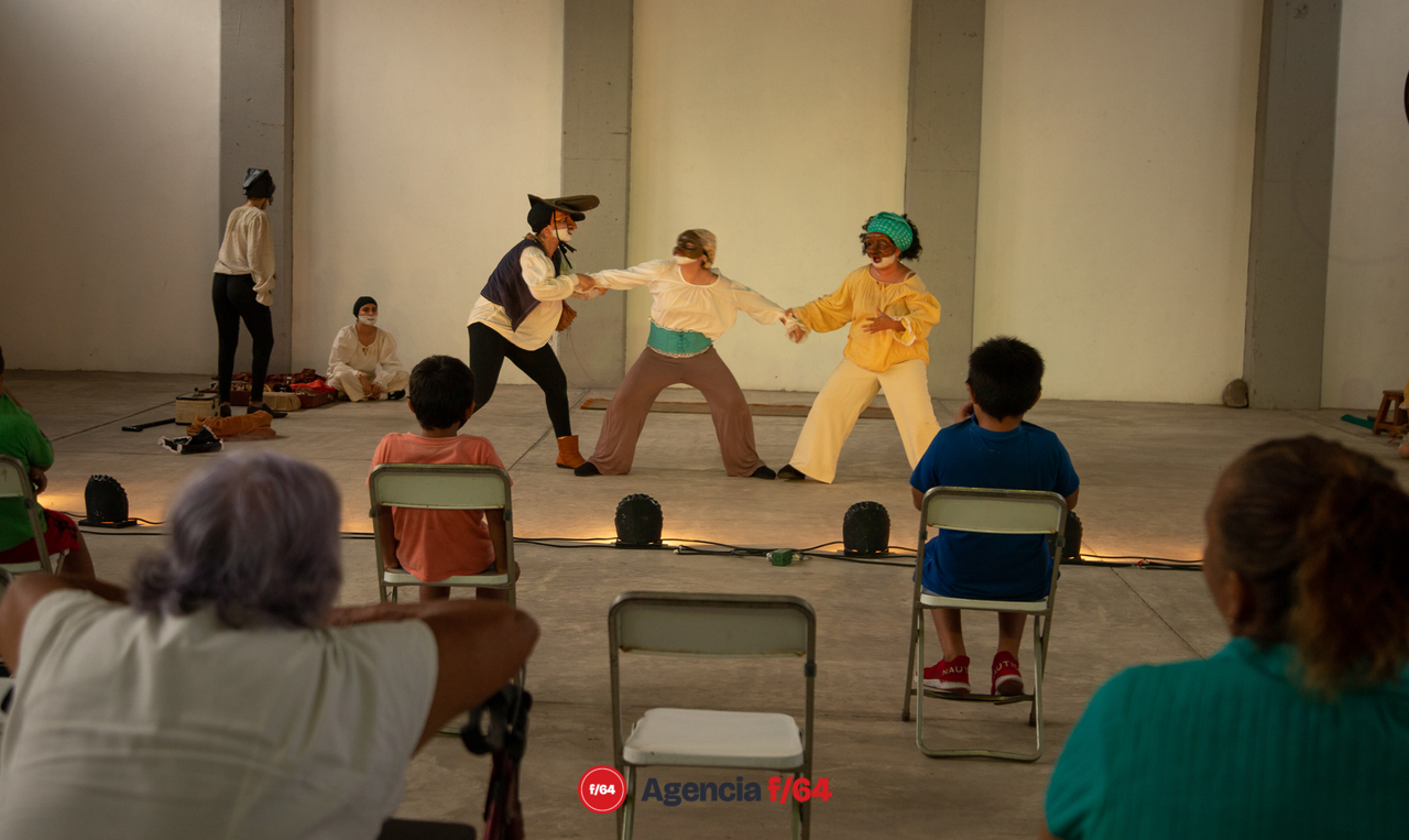 Compañía de Teatro Caracol.