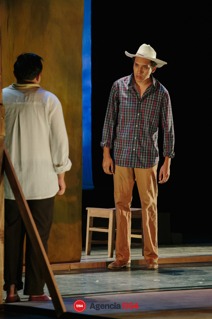 Elenco de Cuatro Milpas teatro en la obra "Salvador" escrita por Suzanne Lebeau y dirigida por la maestra Janet Pinela.