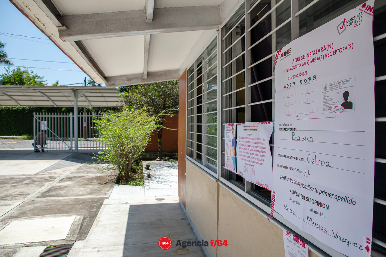 Alrededor de las once de la mañana, el Chanal, poblado conurbado a escasos kilómetros del centro de la capital colimense, reportaba una centena de boletas acumuladas en una de las dos mesas ubicadas en dicha localidad. 