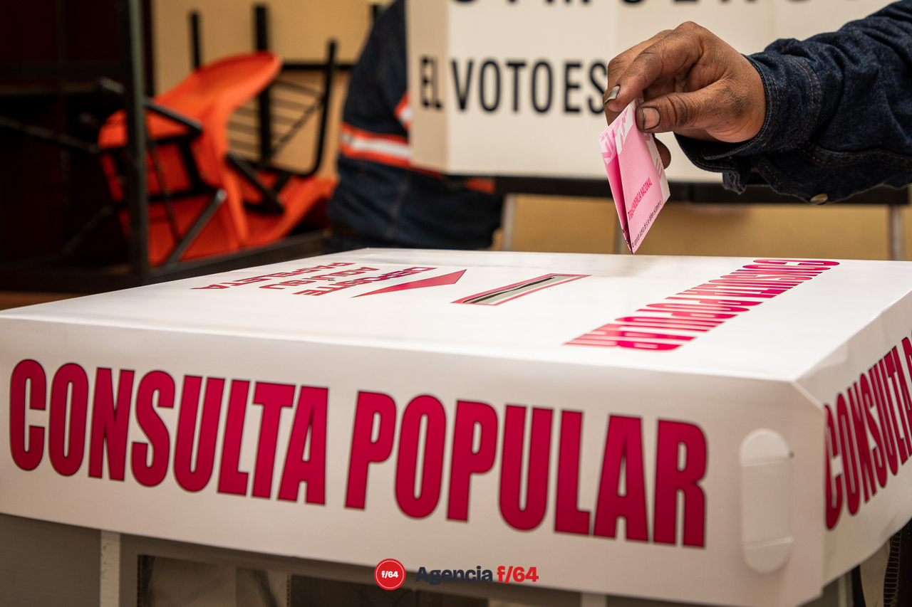 Con poca asistencia en el Municipio de Minatitlán la participación ciudadana en la Consulta Popular fue a cuentagotas. 