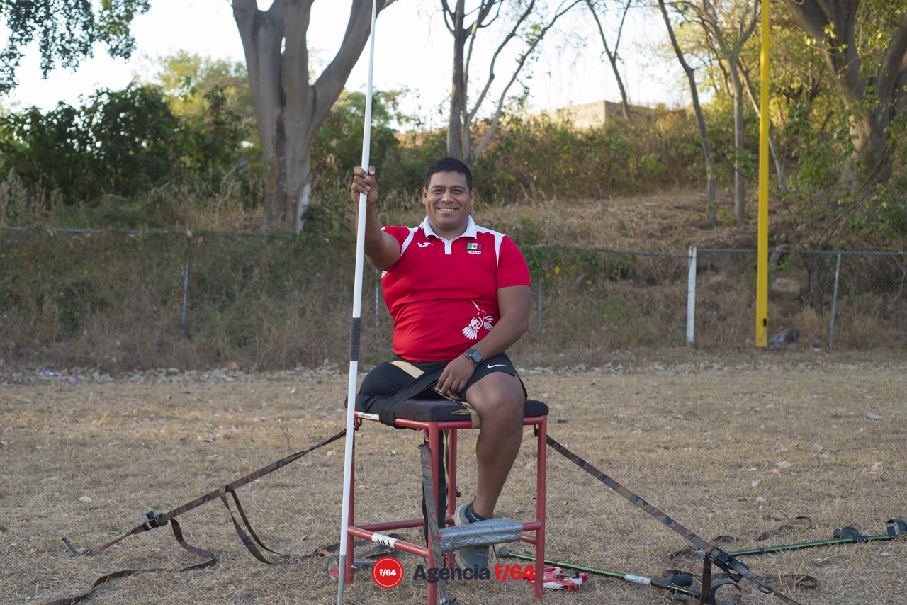 El originario de Ocotillo participa en la disciplina de lanzamiento de jabalina en los Juegos Paralímpicos de Tokio Japón.