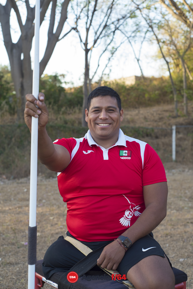 El originario de Ocotillo participa en la disciplina de lanzamiento de jabalina en los Juegos Paralímpicos de Tokio Japón.