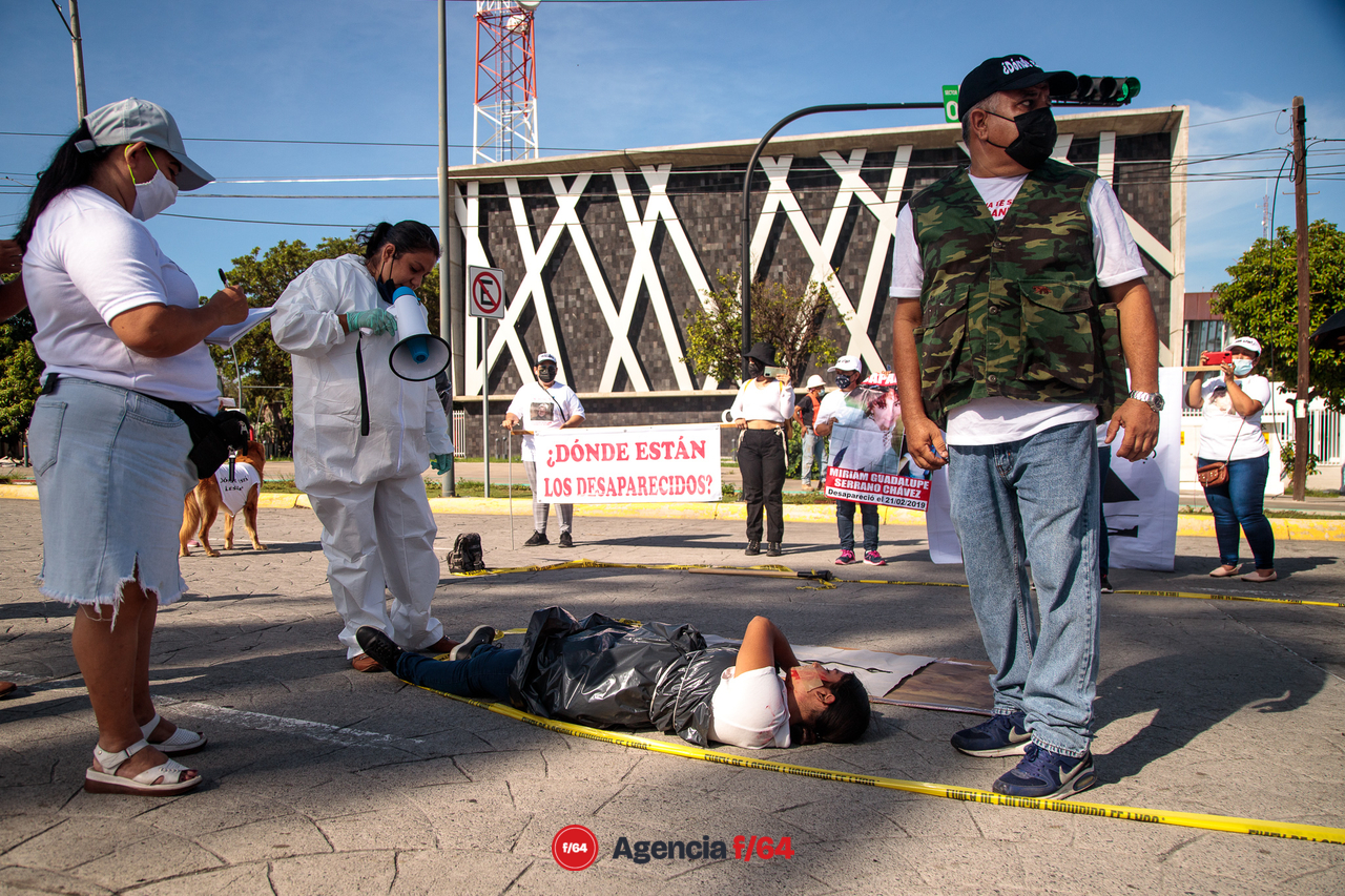 Representación de búsqueda y hallazgo de cuerpos, realizadas por la Red de Desaparecidos en Colima A.C.