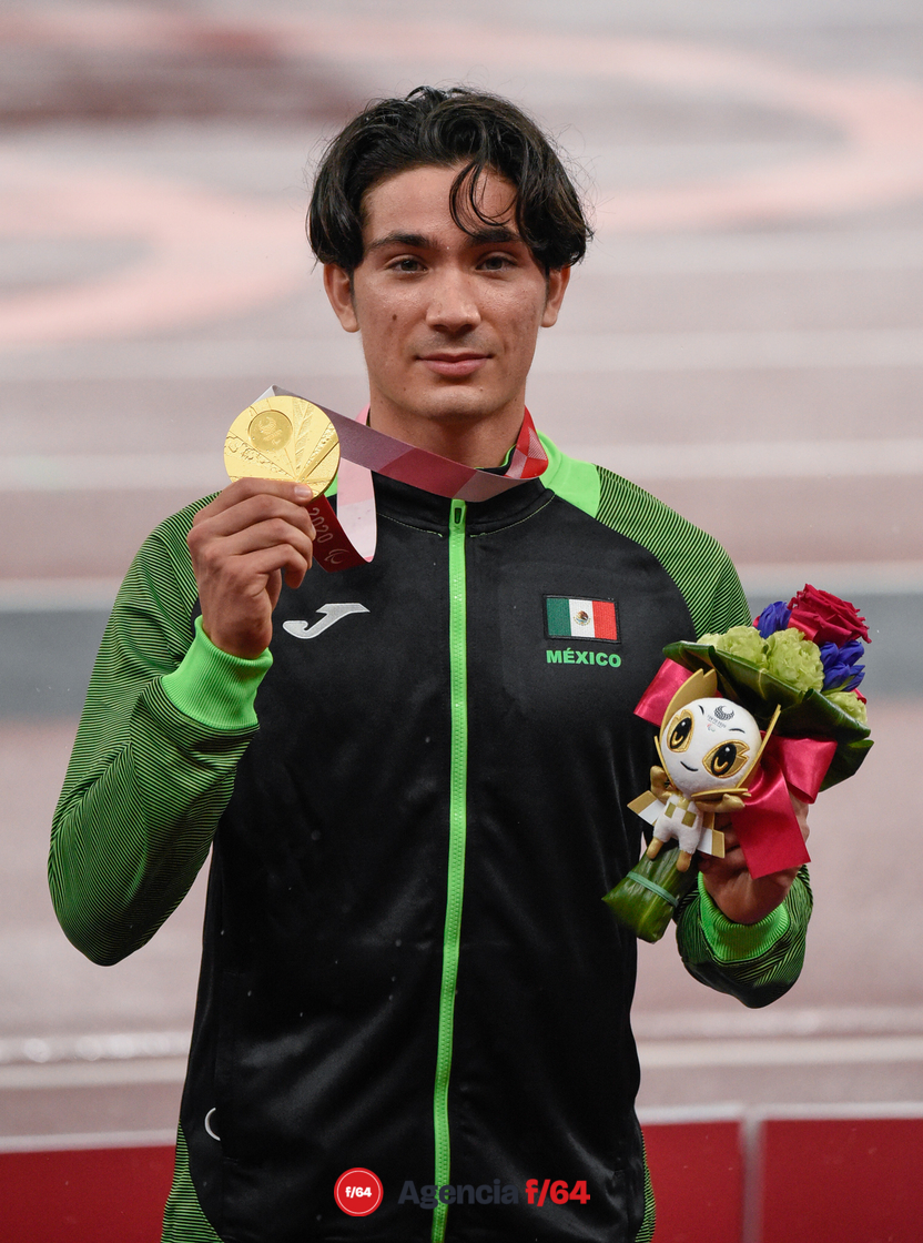 Rodolfo Chessani, Para Atletismo, en podium 
