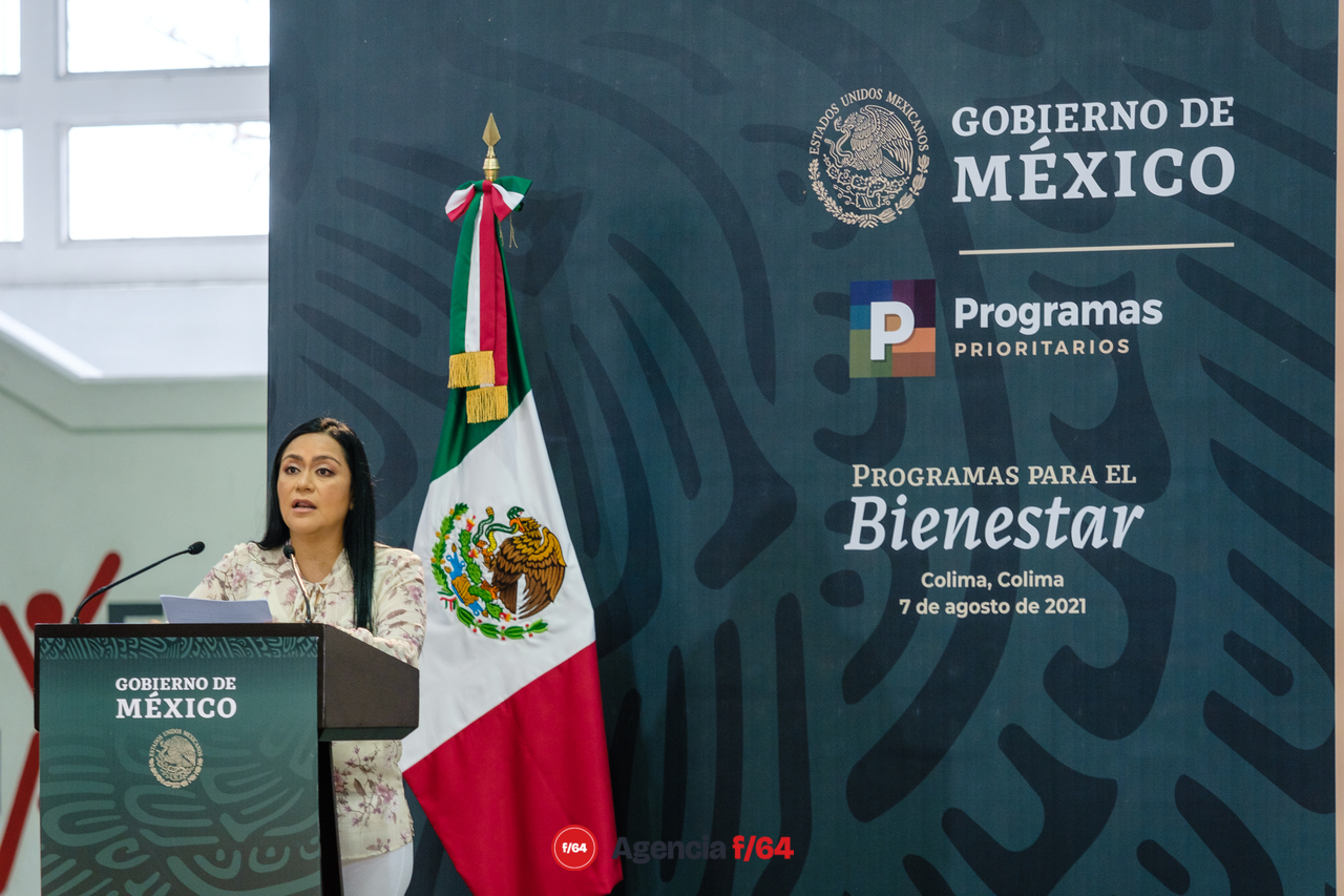 La Subsecretaria de Bienestar Ariadna Montiel Reyes interviene sobre los programas a su cargo.