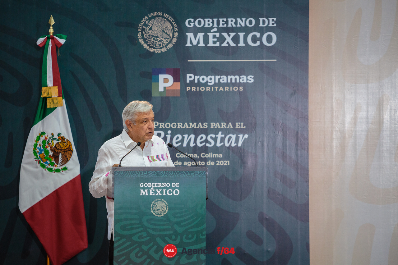 El Presidente Andrés López Obrador habla sobre la importancia de los programas sociales en su administración. En temas locales anuncia el apoyo al Gobierno del Estado para salir del problema financiero y habla de la inclusión de la Gobernadora electa, Indira Vizcaíno Silva en la solución.
