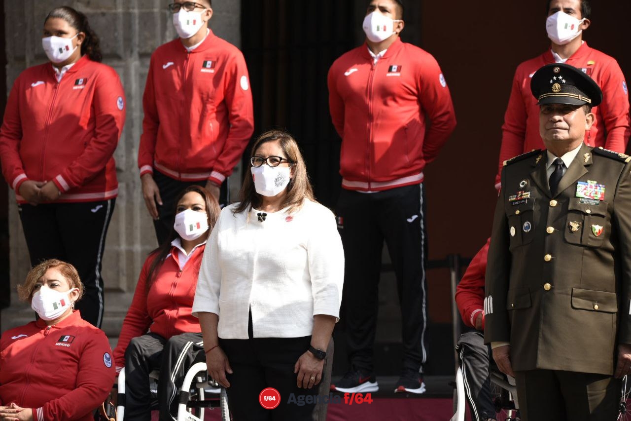 El Presidente de la República Andrés Manuel López Obrador recibió a la Delegación Mexicana que participa en los XVI Juegos Paralímpicos en Tokio Japón.

Lo acompañaron Ana Gabriela Guevara, Directora de la CONADE, Liliana Suárez titular del COPAME (Comité Paralímpico Mexicano) y la jefa del Gobierno de la Ciudad de México, Claudia Sheinbaum Pardo.